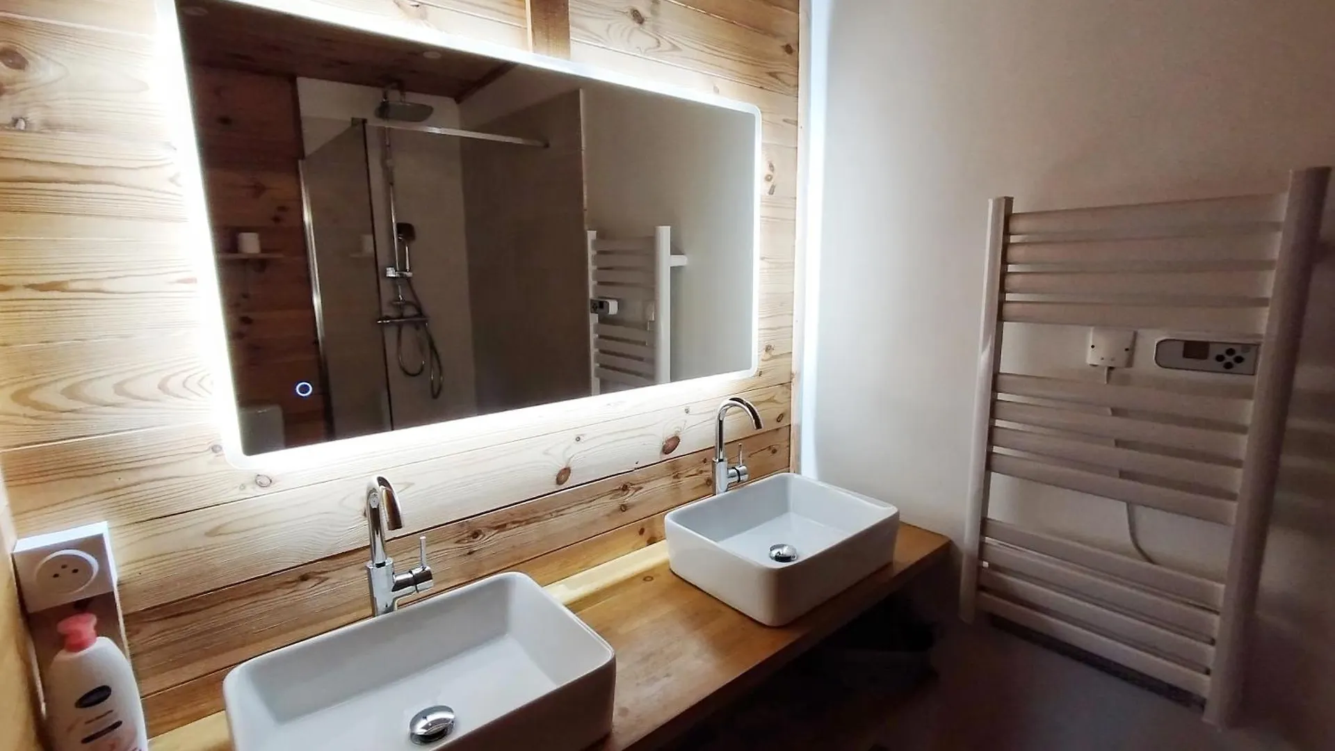 Vue Imprenable Et Jacuzzi 4 Etoiles Villa Bagnères-de-Bigorre